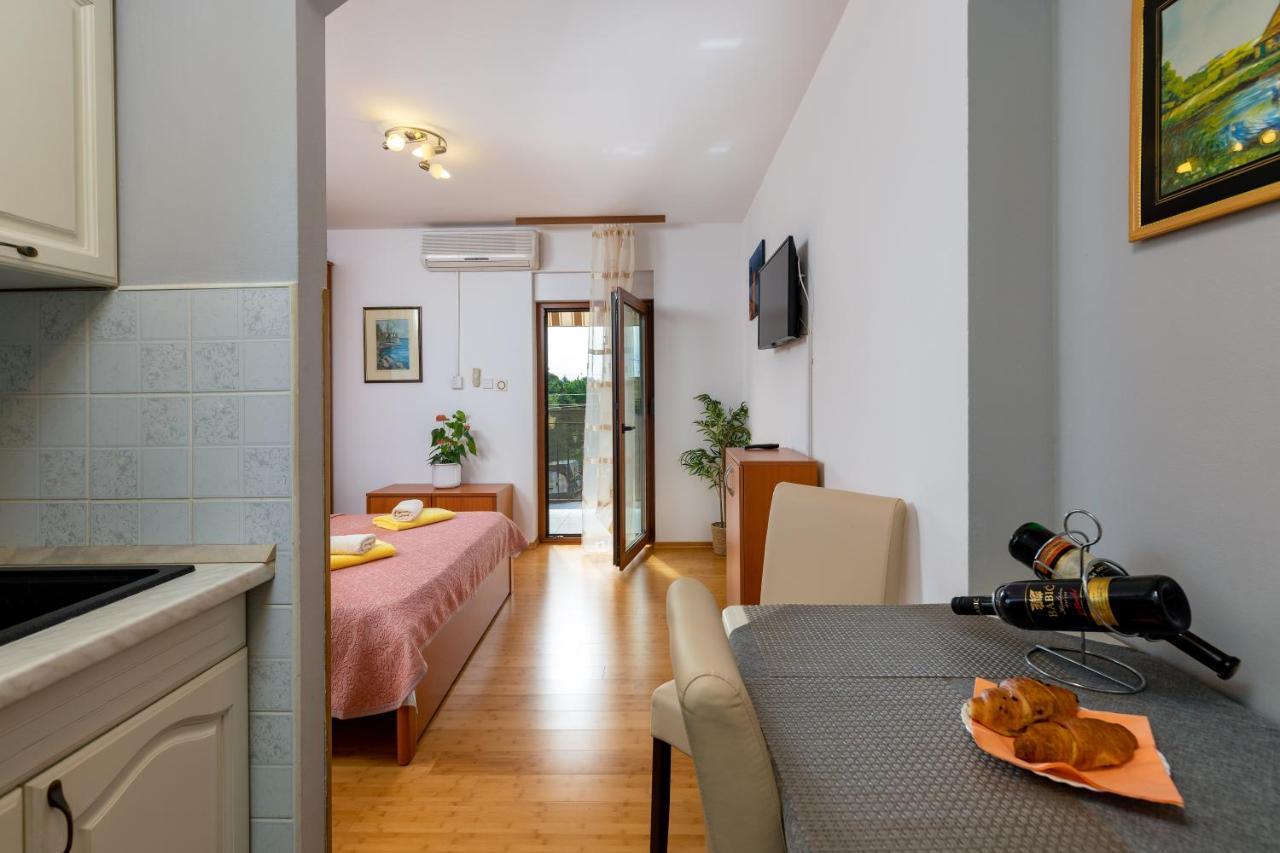 Apartments Kristina Rovinj Exterior photo