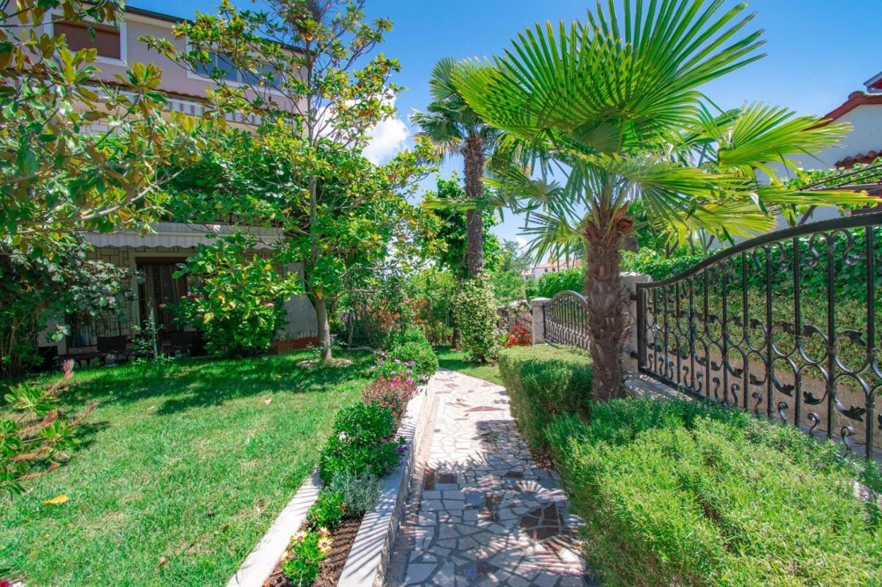 Apartments Kristina Rovinj Exterior photo